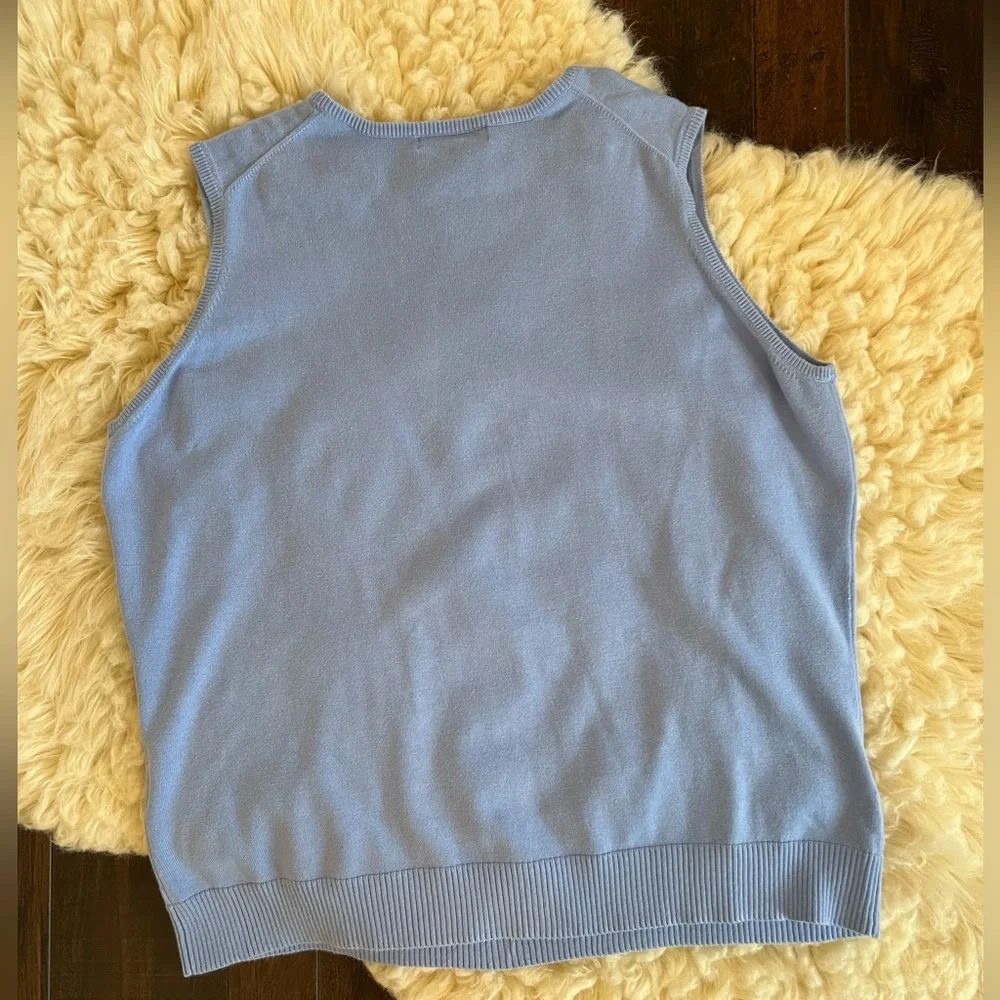 Sleeveless Top - Picture 2 of 4